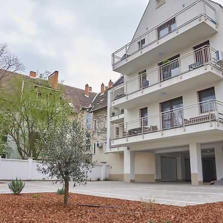 Sunlight Red Szeged Apartment Exterior photo