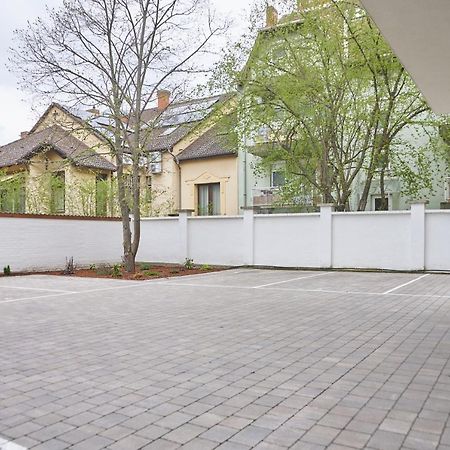Sunlight Red Szeged Apartment Exterior photo
