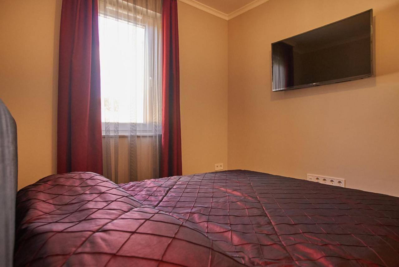 Sunlight Red Szeged Apartment Exterior photo