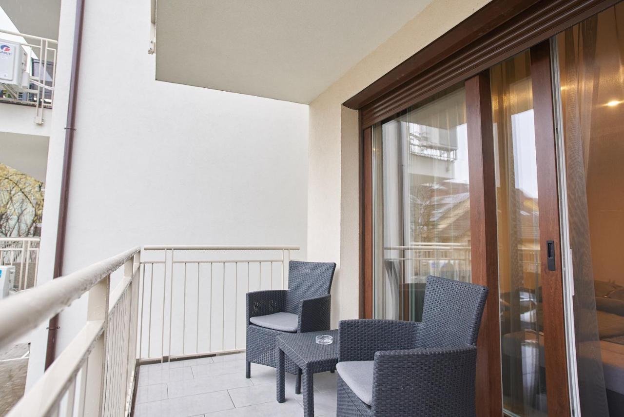 Sunlight Red Szeged Apartment Exterior photo